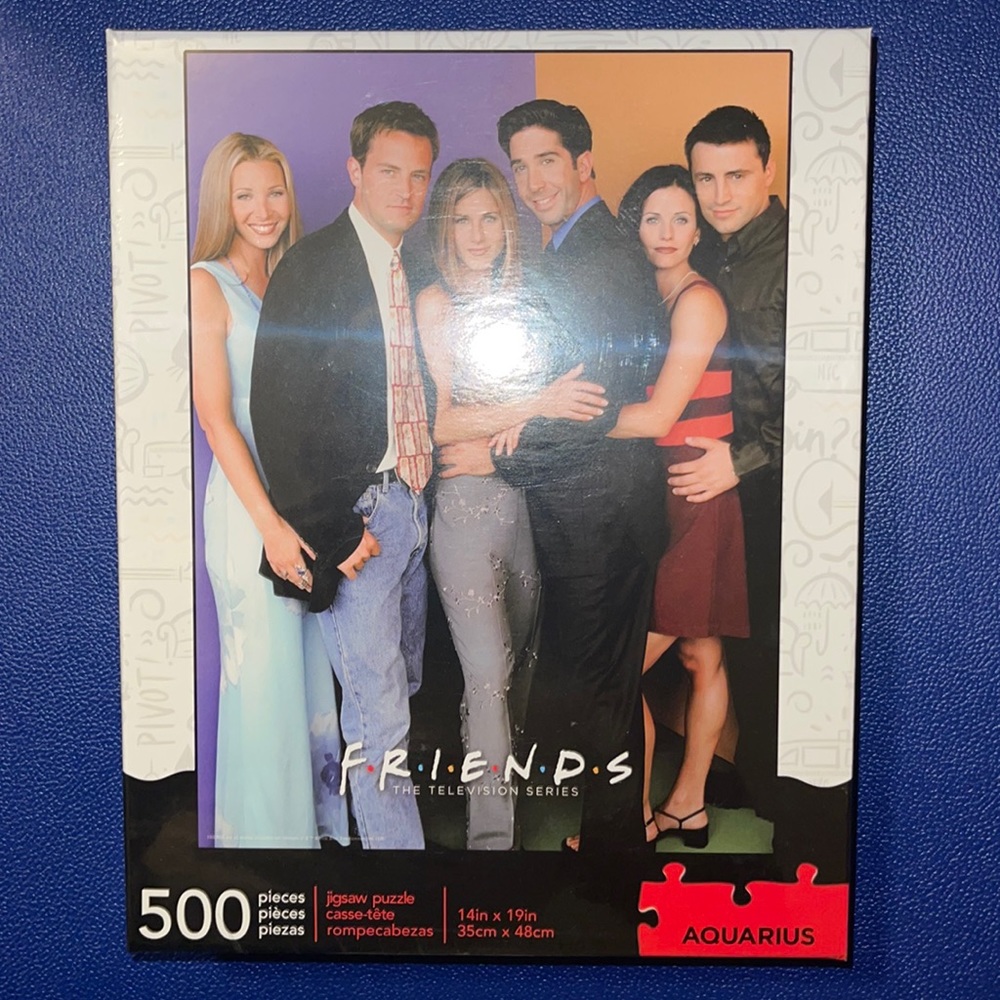 "Friends" the TV series 500 piece jigsaw puzzle! Mint in box!